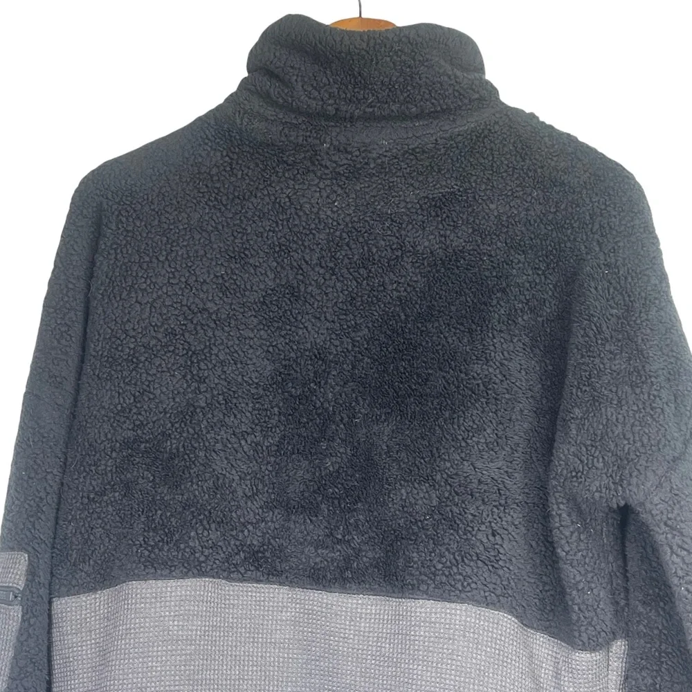 Fantastic Fawn Small Black & Grey Fuzzy Pullover
